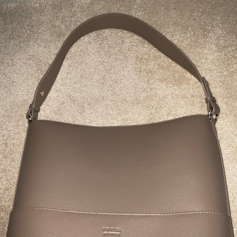 Freja tall tote in taupe - Picture 5 of 14